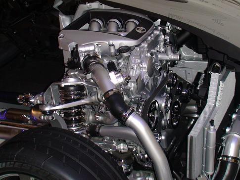 東京モーターショー日産ブース１階　日産GT-Rエンジン周り画像